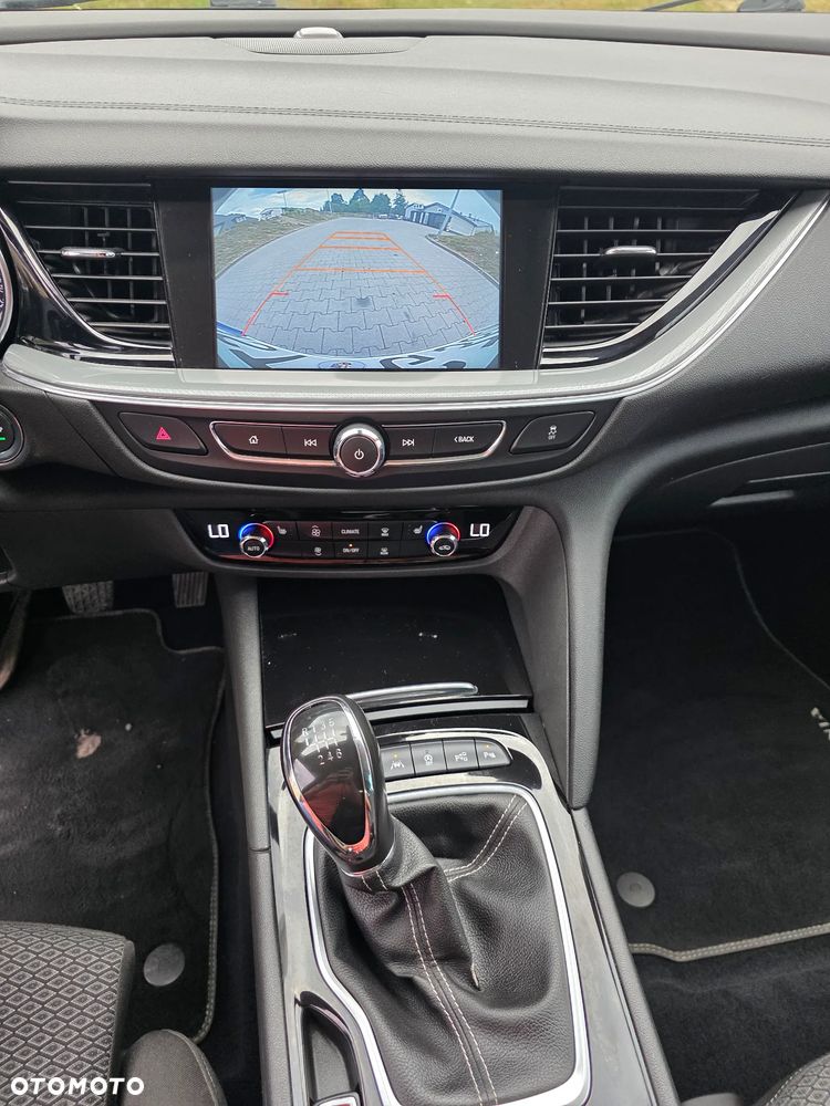 Opel Insignia - 15