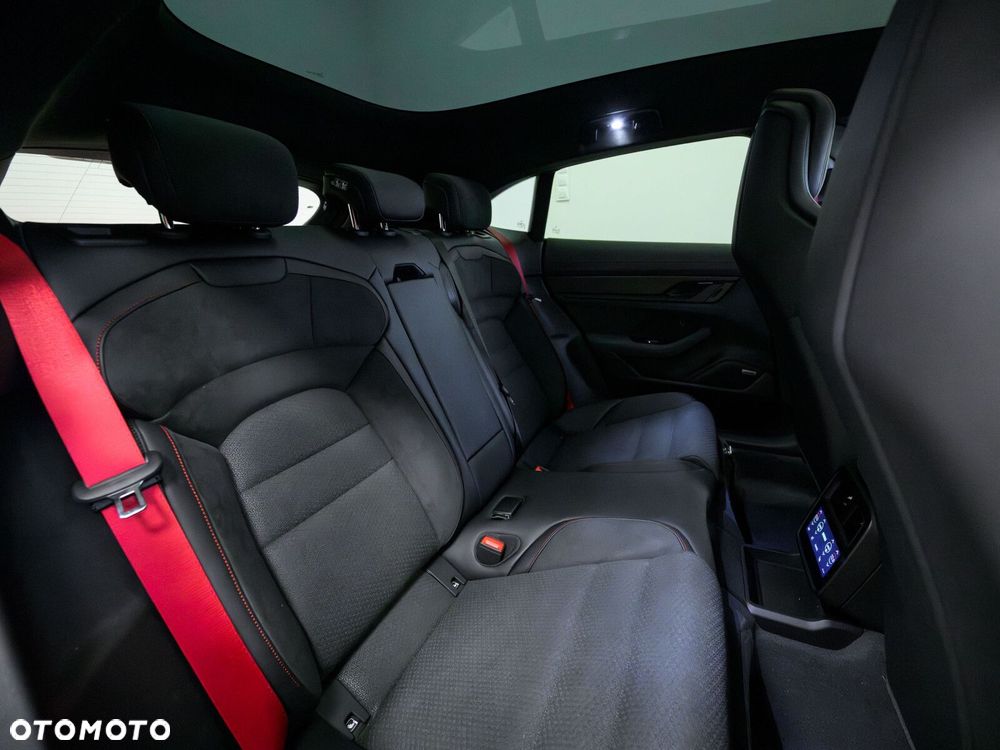 Porsche Taycan - 5