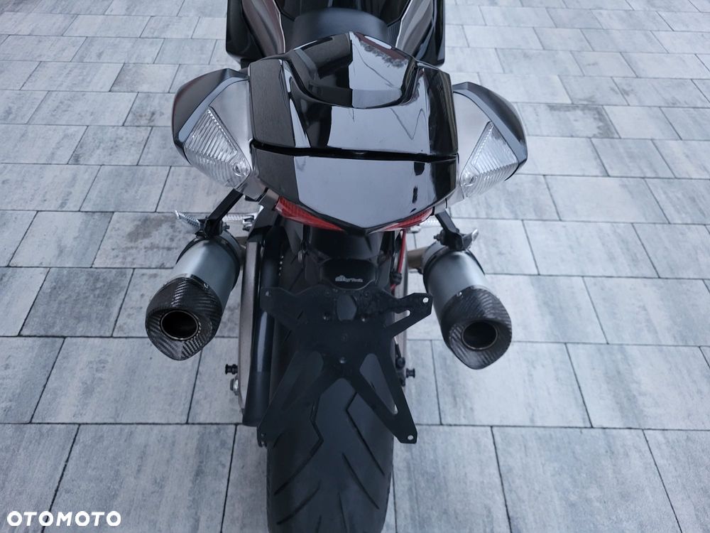 Suzuki GSX 1000 - 20