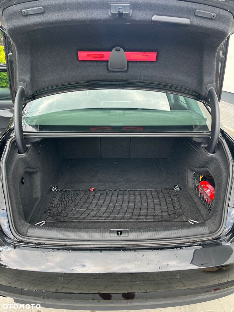 Audi A4 Limousine - 7