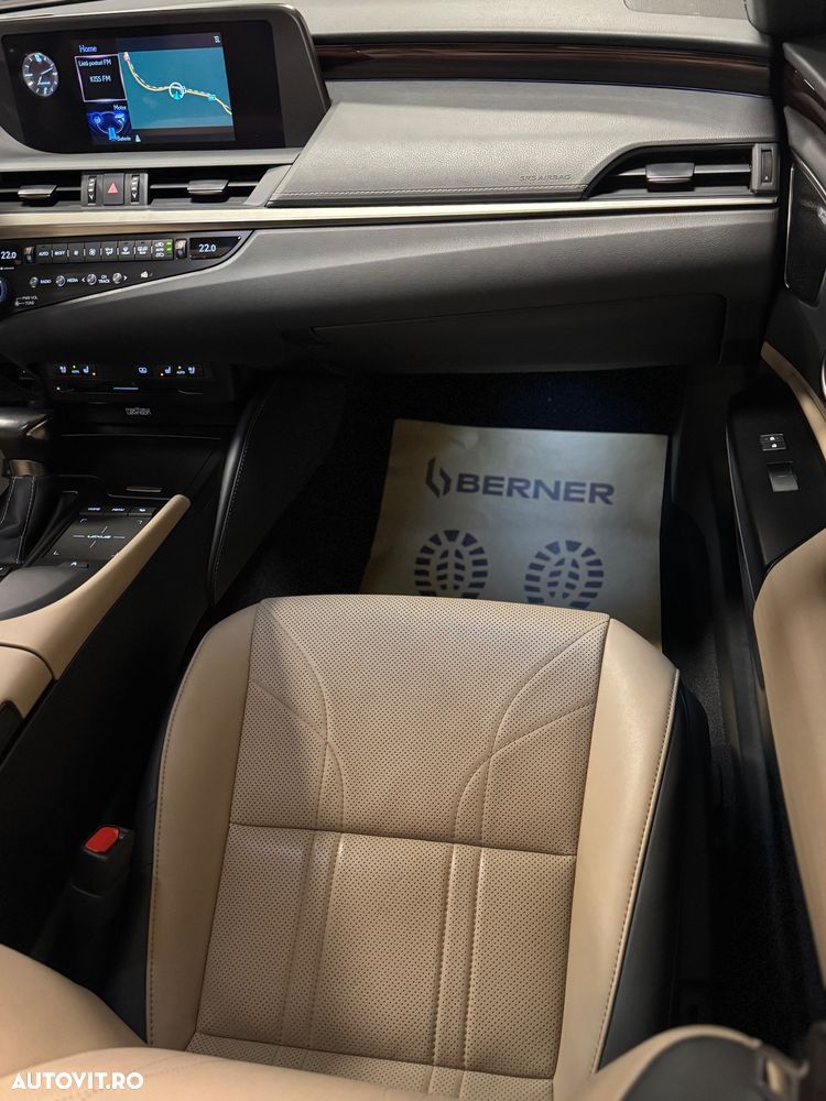 Lexus Seria ES 300h Business Edition - 16