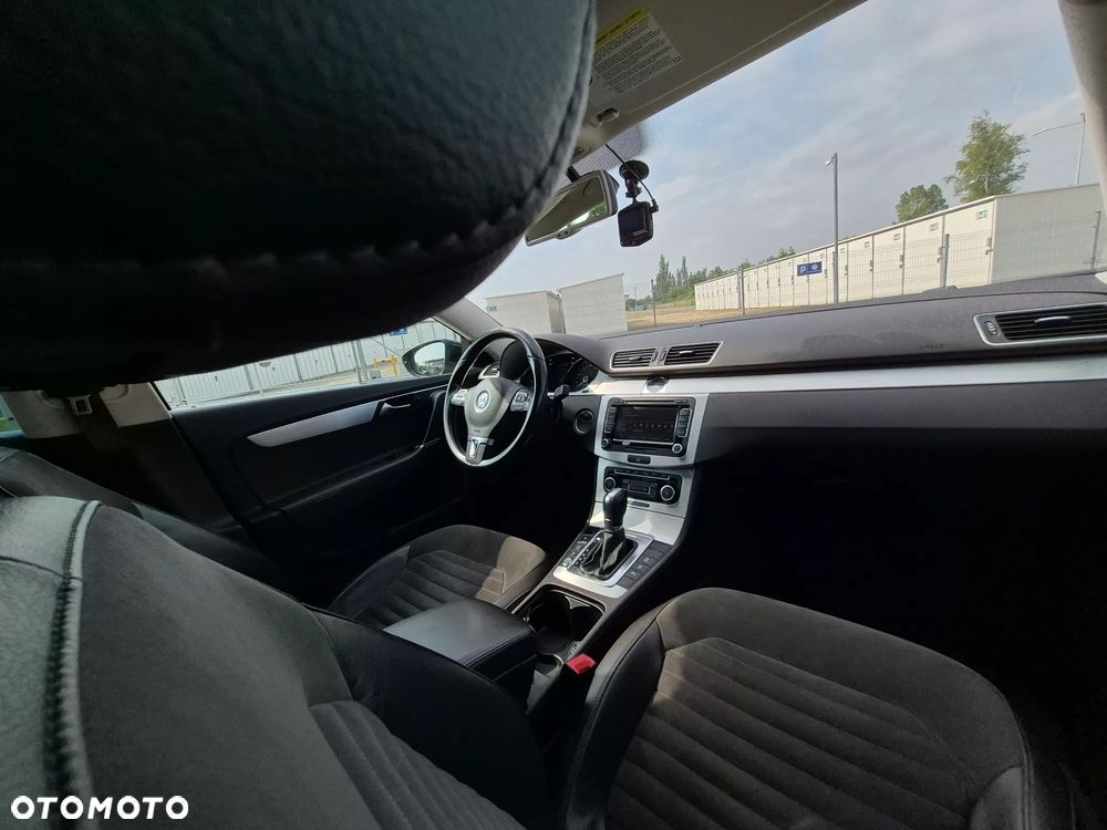 Volkswagen Passat - 24