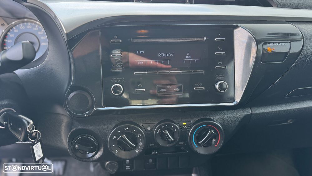 Toyota Hilux 2.4 D-4D 4WD CD CM - 14