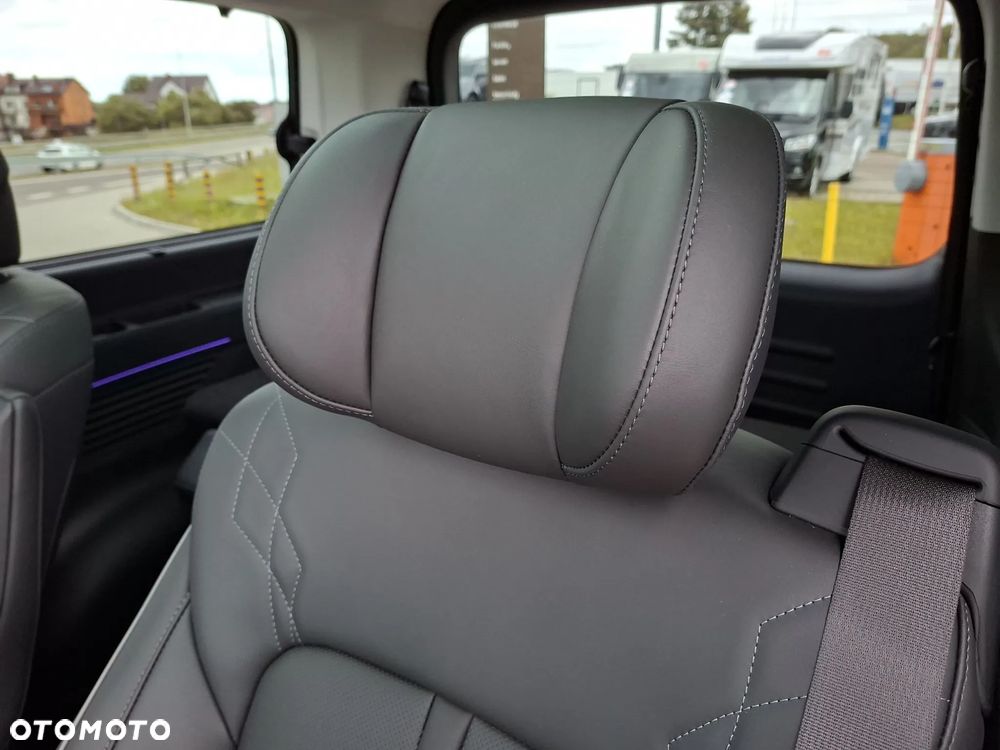 Hyundai Staria 1.6 T-GDI HEV Luxury - 30