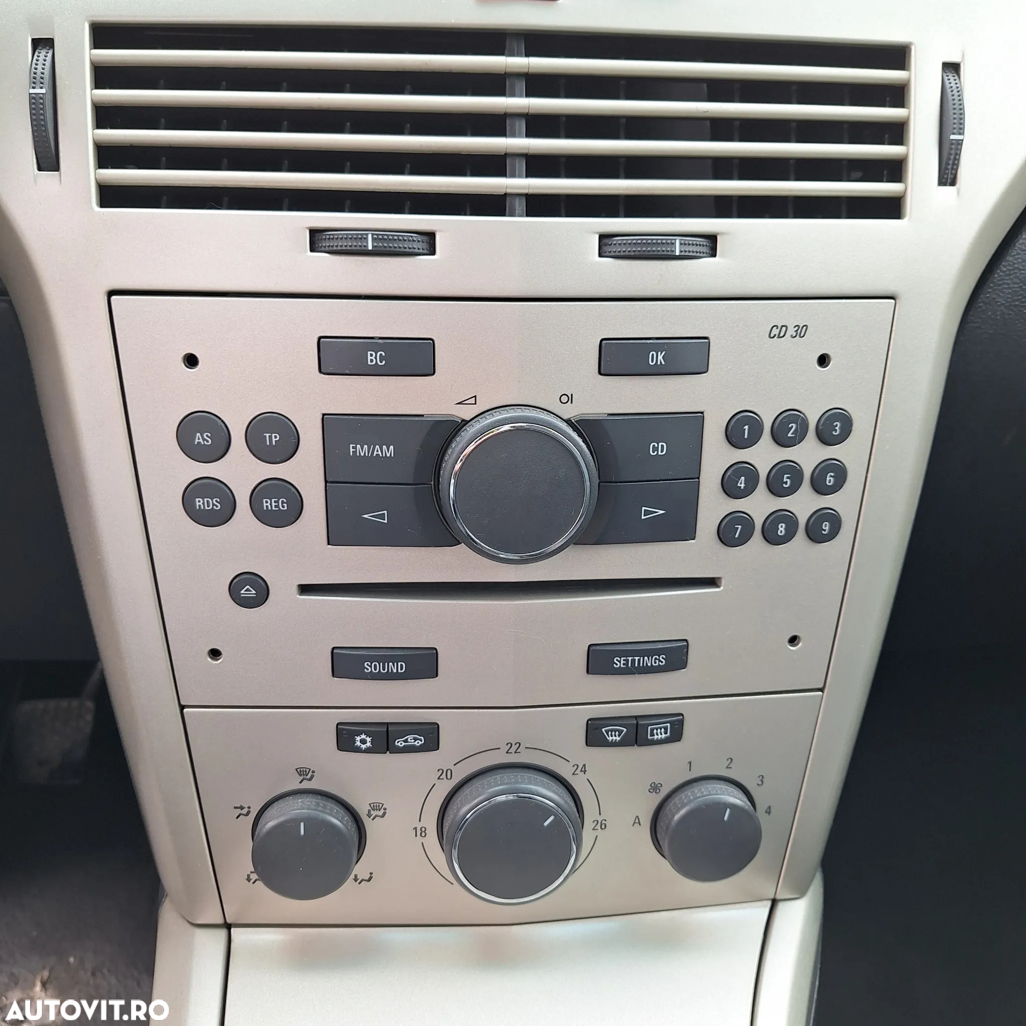 Opel Astra Classic 1.6i - 12