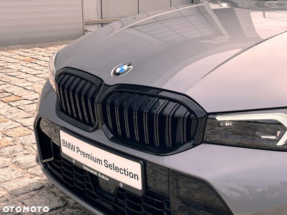 BMW Seria 3 330i xDrive M Sport sport - 18