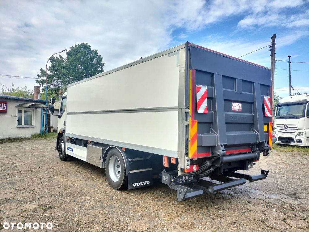 Volvo FL - 9
