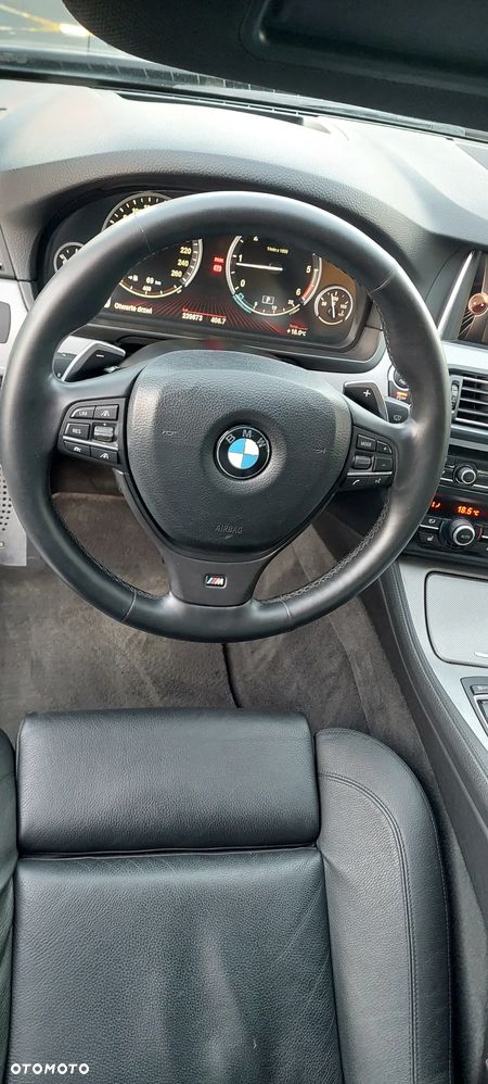 BMW Seria 5 525d Sport-Aut - 31