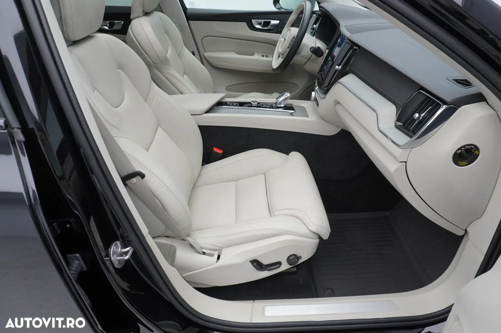 Volvo XC 60 Recharge T8 AWD AT Ultimate Dark - 14