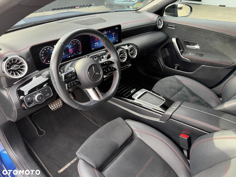 Mercedes-Benz CLA 200 AMG Line 7G-DCT - 11