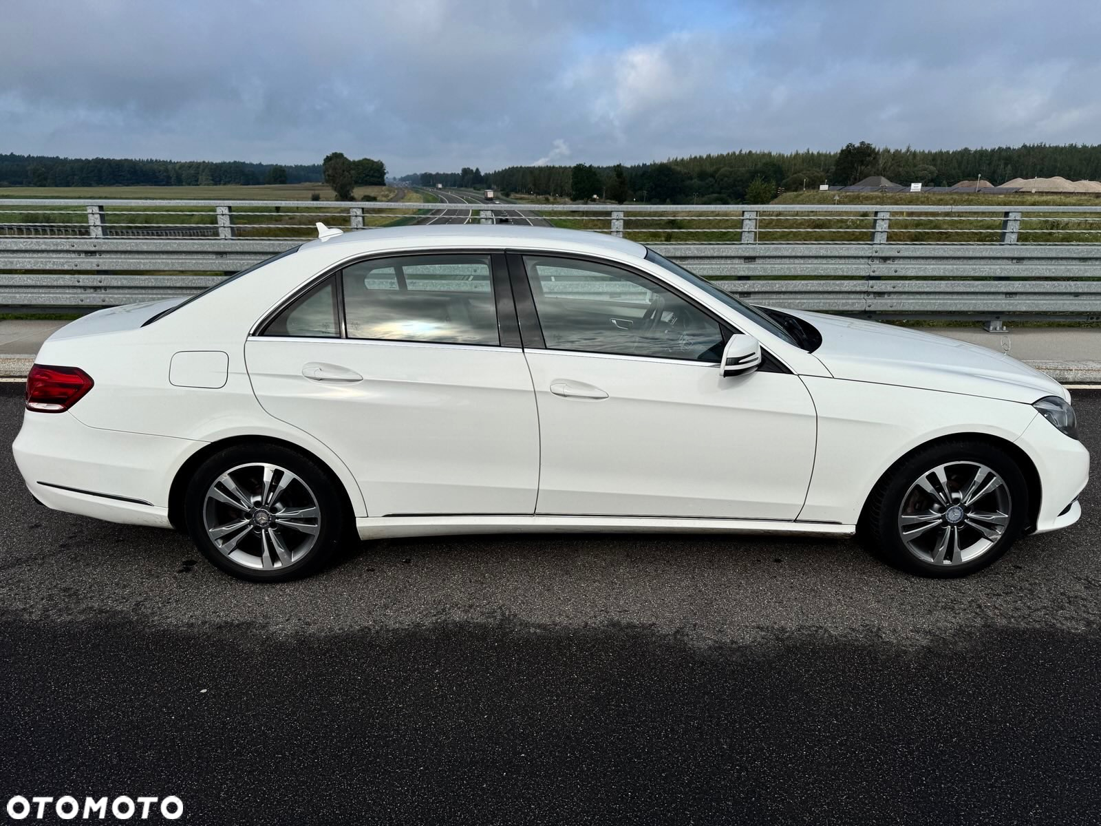 Mercedes-Benz Klasa E 220 BlueTEC 9G-TRONIC Avantgarde - 23