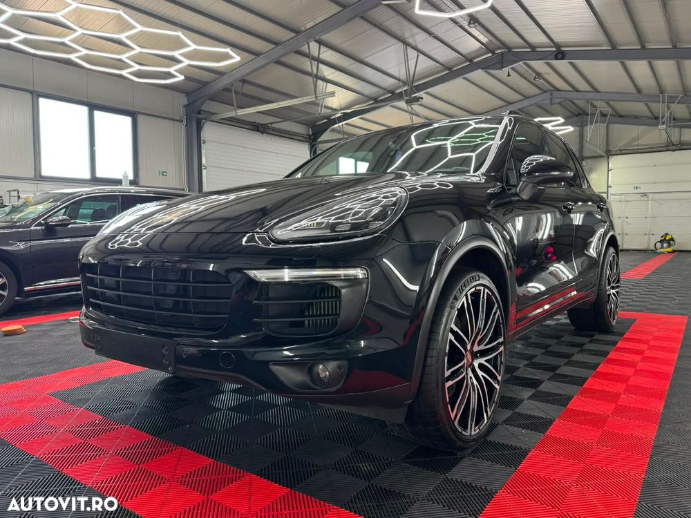 Porsche Cayenne 4.2 L S - 6