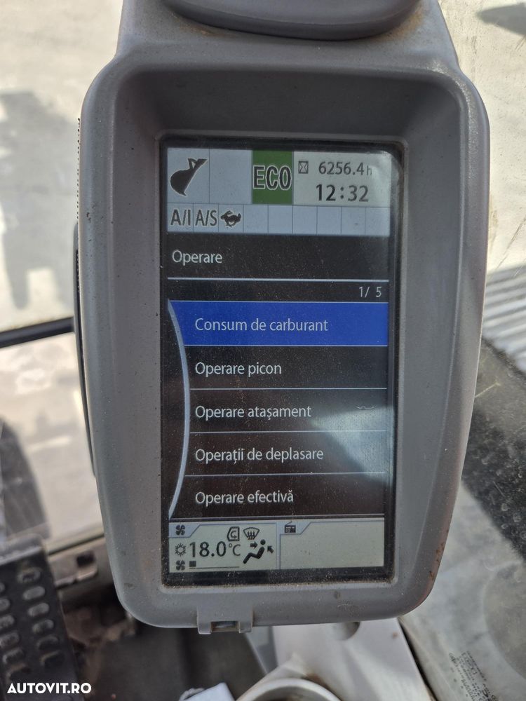 Hitachi ZX250-6, 2019, 6.254h, Masa operationala 27,1tone, cupa NOUA 1,55mc, cupla rapida, lant 80% bun doar 1.109h deplasare, consum mediu 12,5l/h, ad sapare 7m, camera spate si laterale, ridica 16,2 avertizare antirasturnare, 3 pompe hidr, PROMOTIE 86.900 - 22