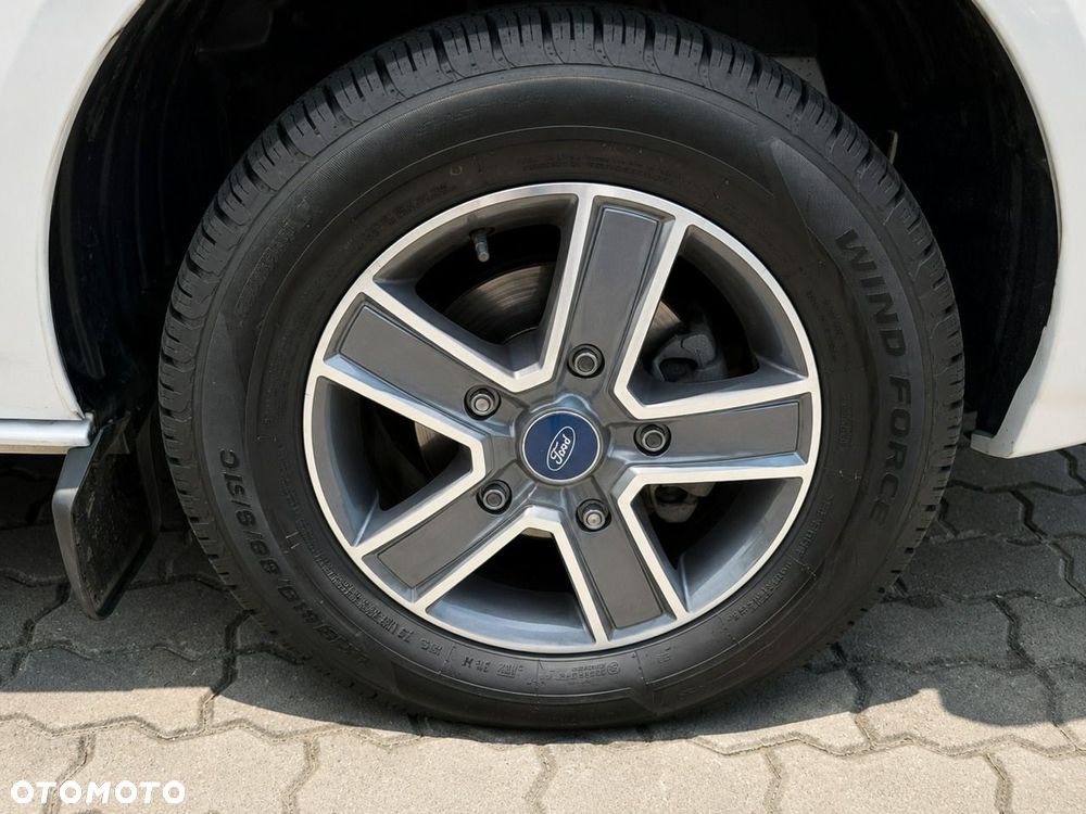 Ford Custom - 12