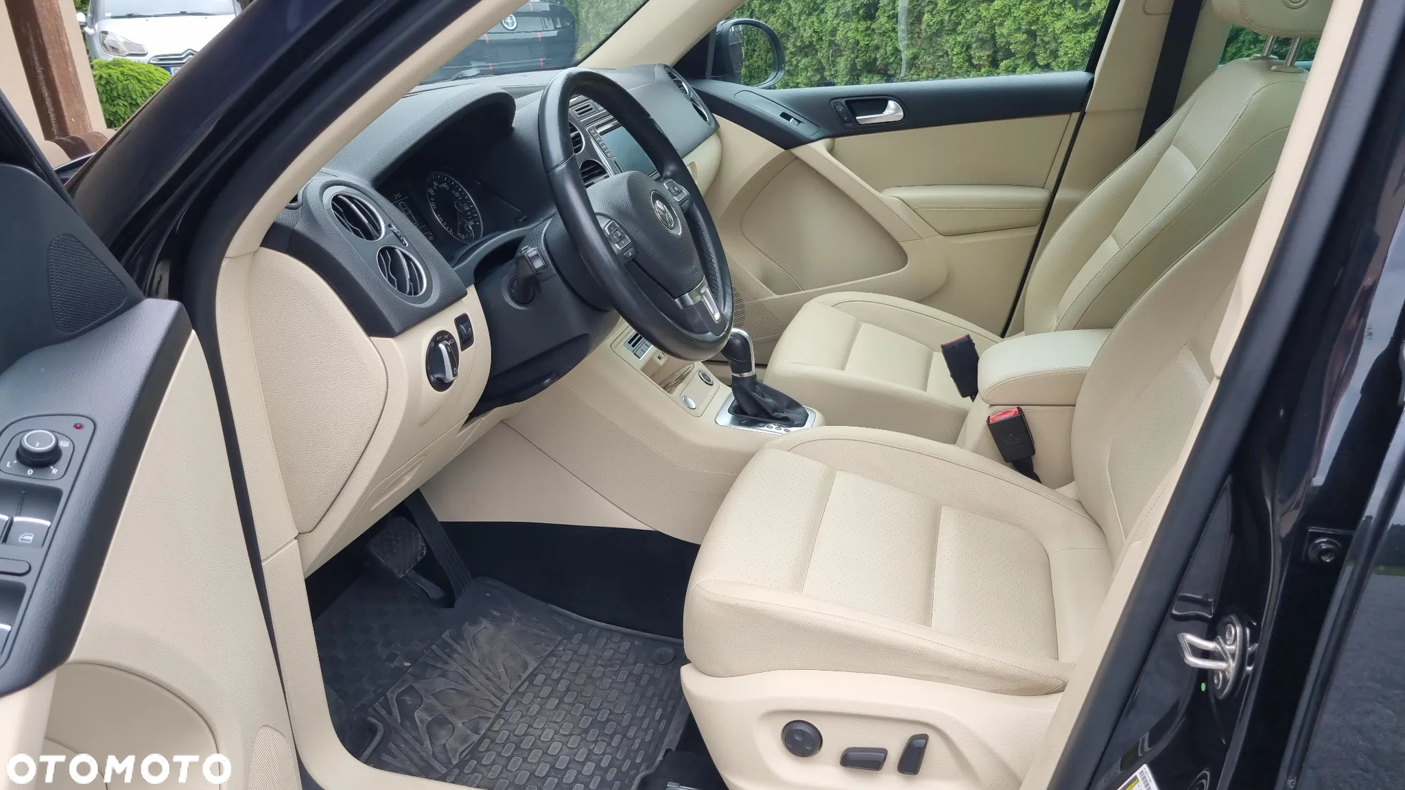Volkswagen Tiguan - 11