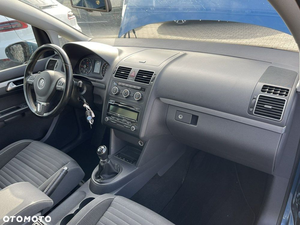 Volkswagen Touran - 8