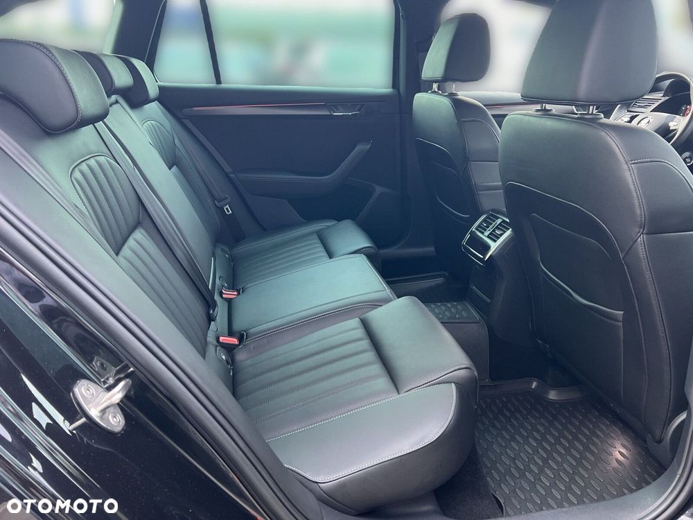 Skoda Superb 2.0 TDI SCR Sportline DSG - 31