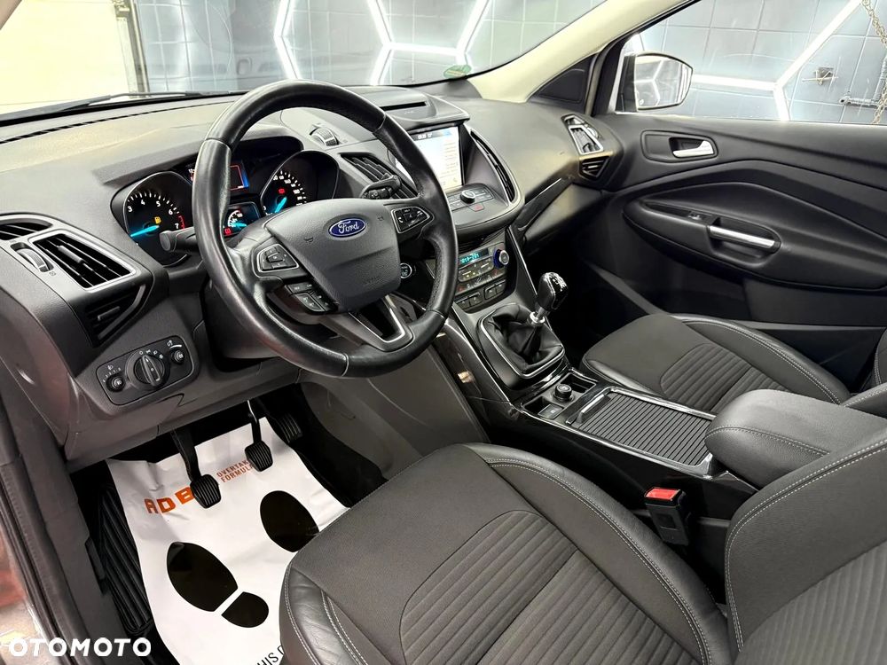 Ford Kuga 1.5 EcoBoost 2x4 Titanium - 23