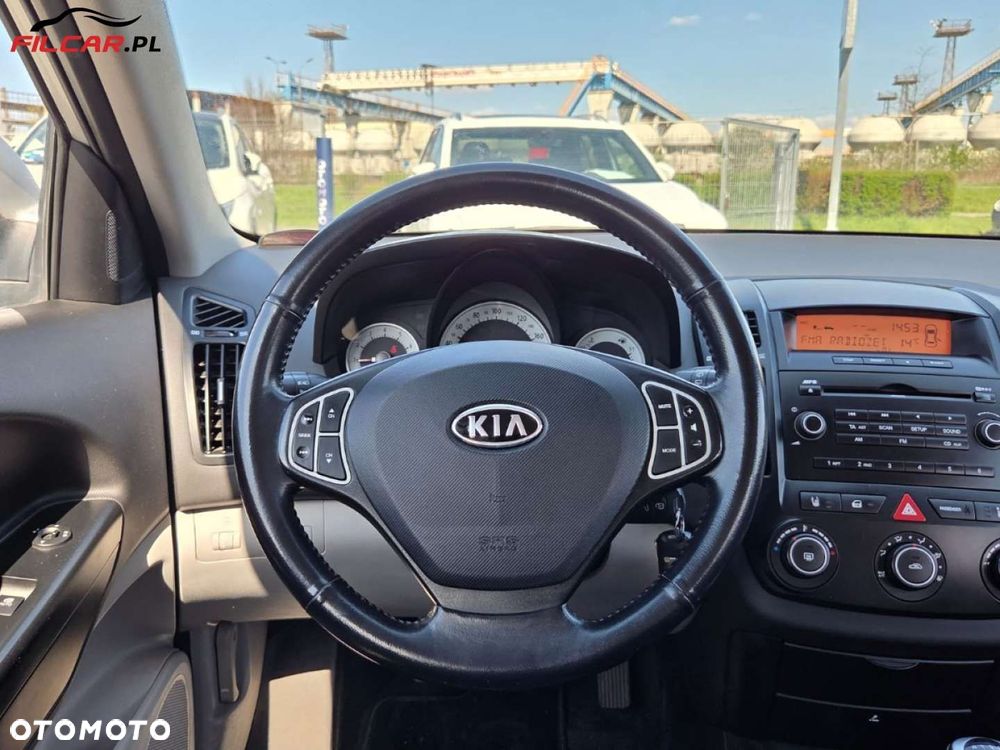 Kia Ceed - 12