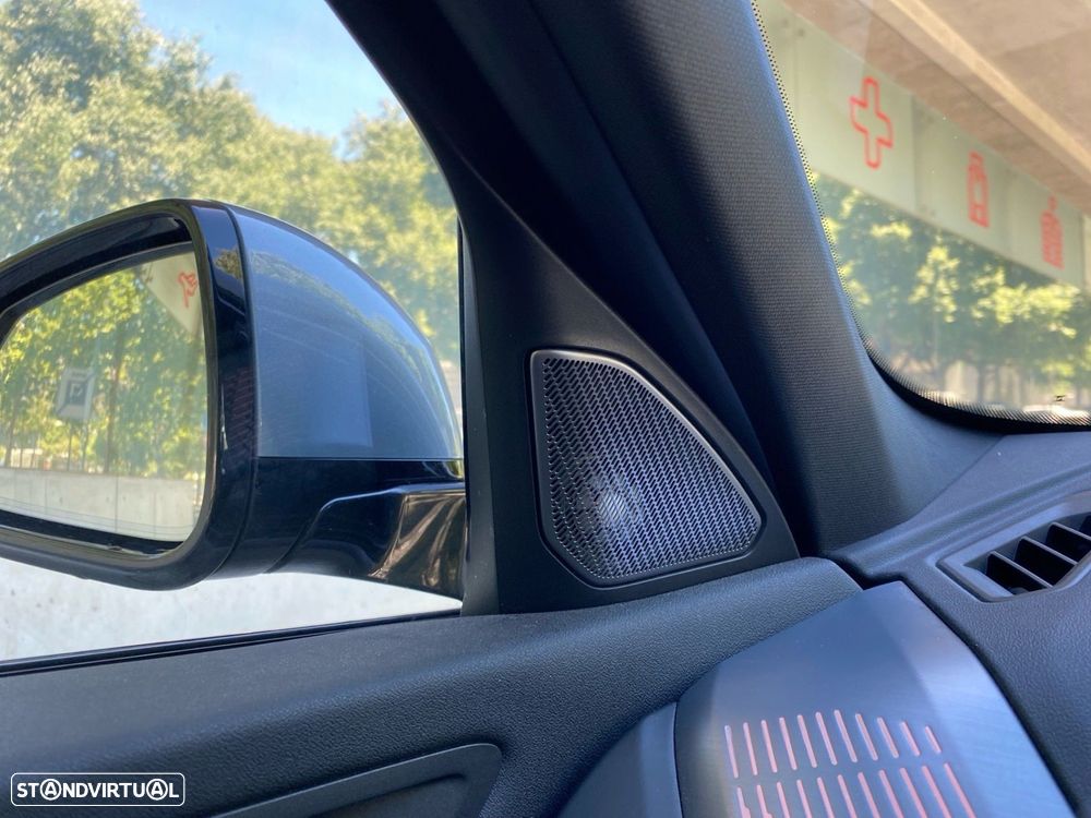 BMW 118 d Pack Desportivo M Pro - 17