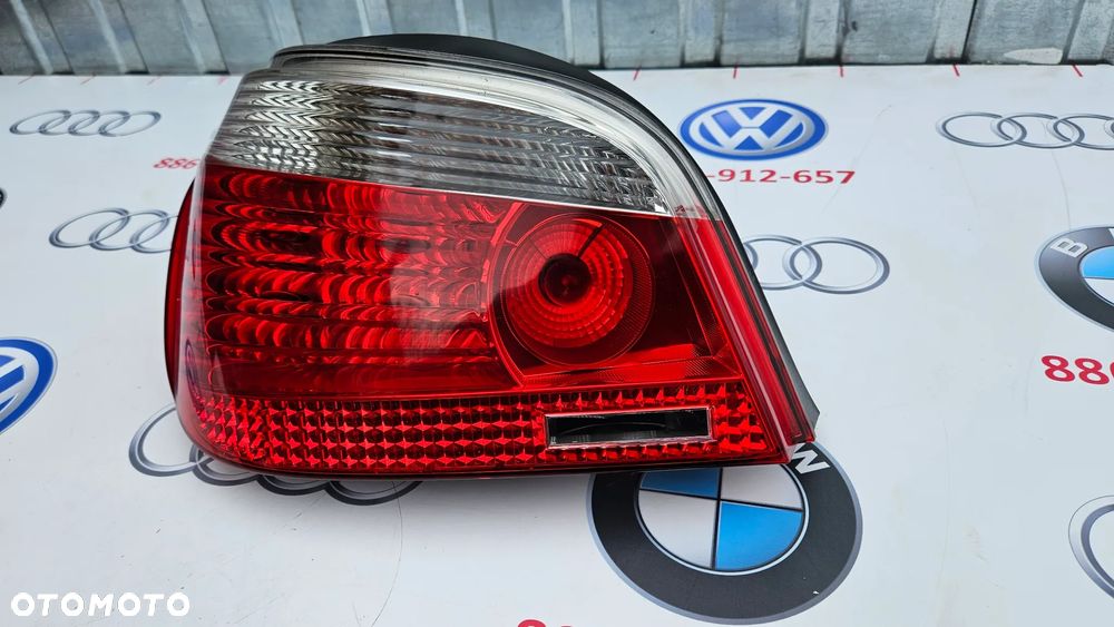 BMW 5 E60 SEDAN 2003-2007 Kompletna lampa tył lewy Lampa tylna lewa kierunkowskaz biały 7165737 EUROPA - 2