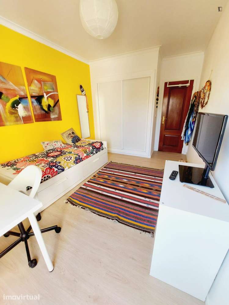 Quarto - localizado em Linda-a-Velha Lisbon - Grande imagem: 2/6