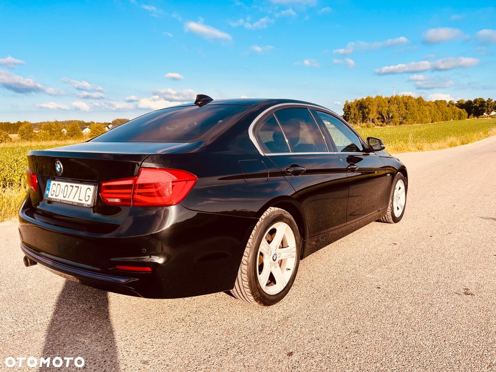 BMW Seria 3 318d Sport Line - 8
