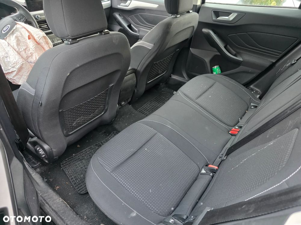 Ford Focus 1.0 EcoBoost Hybrid ACTIVE - 6