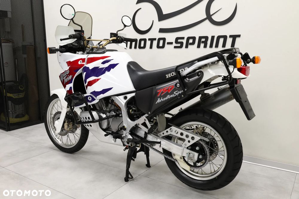 Honda XRV - 7