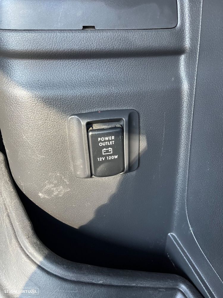 Mitsubishi Outlander - 24