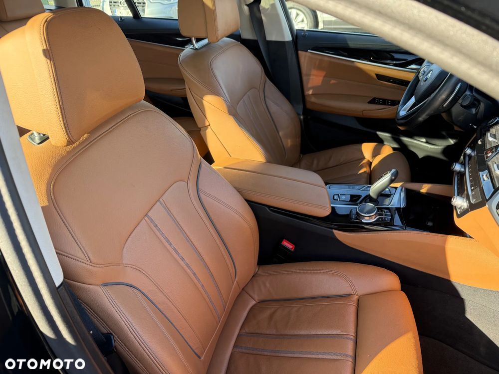 BMW Seria 5 530d xDrive Luxury Line - 12