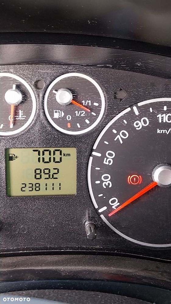 Ford Transit Courier - 8