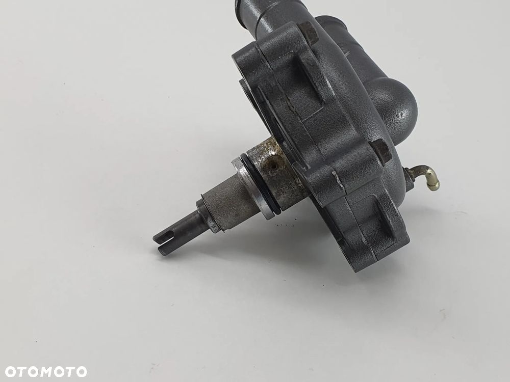 POMPA WODU OBUDOWA DEKIEL WIRNIK  BENELLI 302 - 5