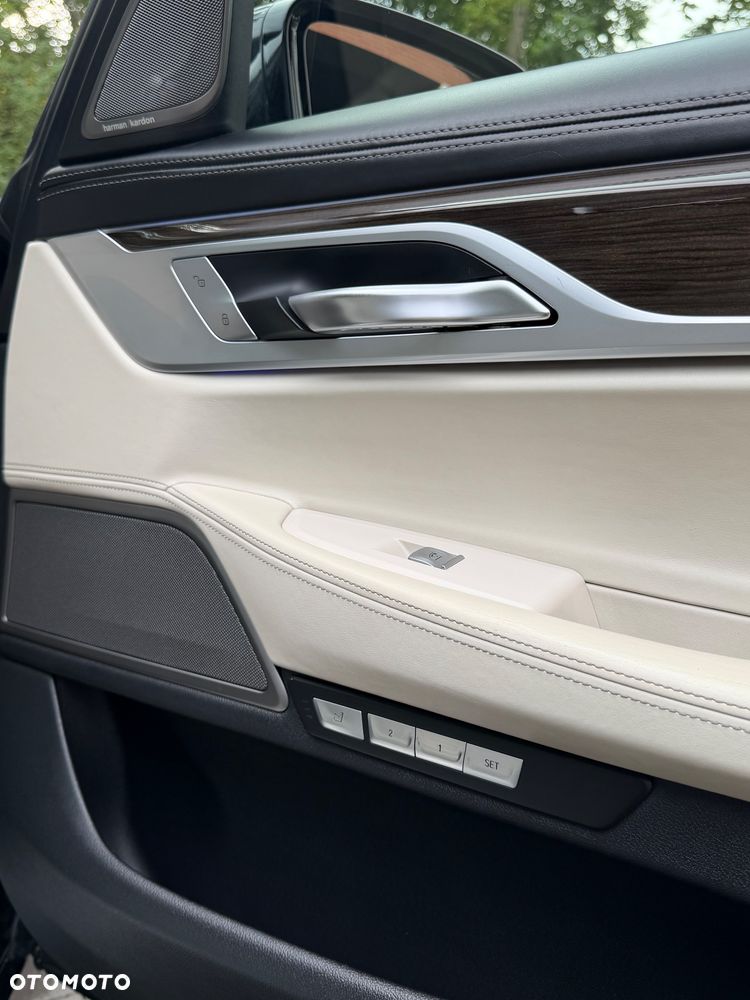 BMW Seria 7 740Le iPerformance - 21