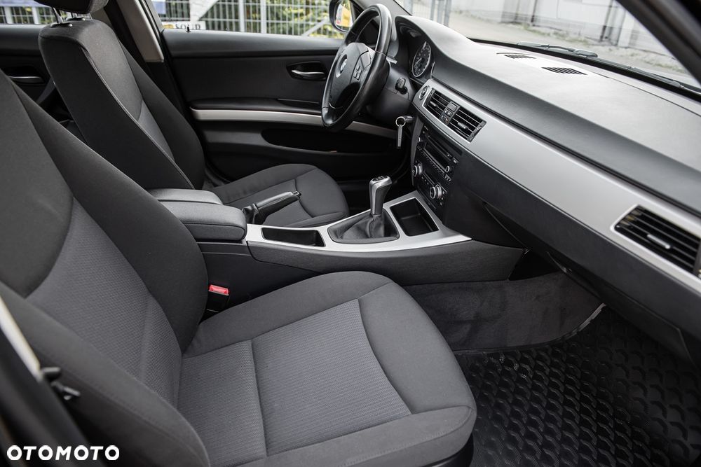 BMW Seria 3 318i Edition Lifestyle - 25
