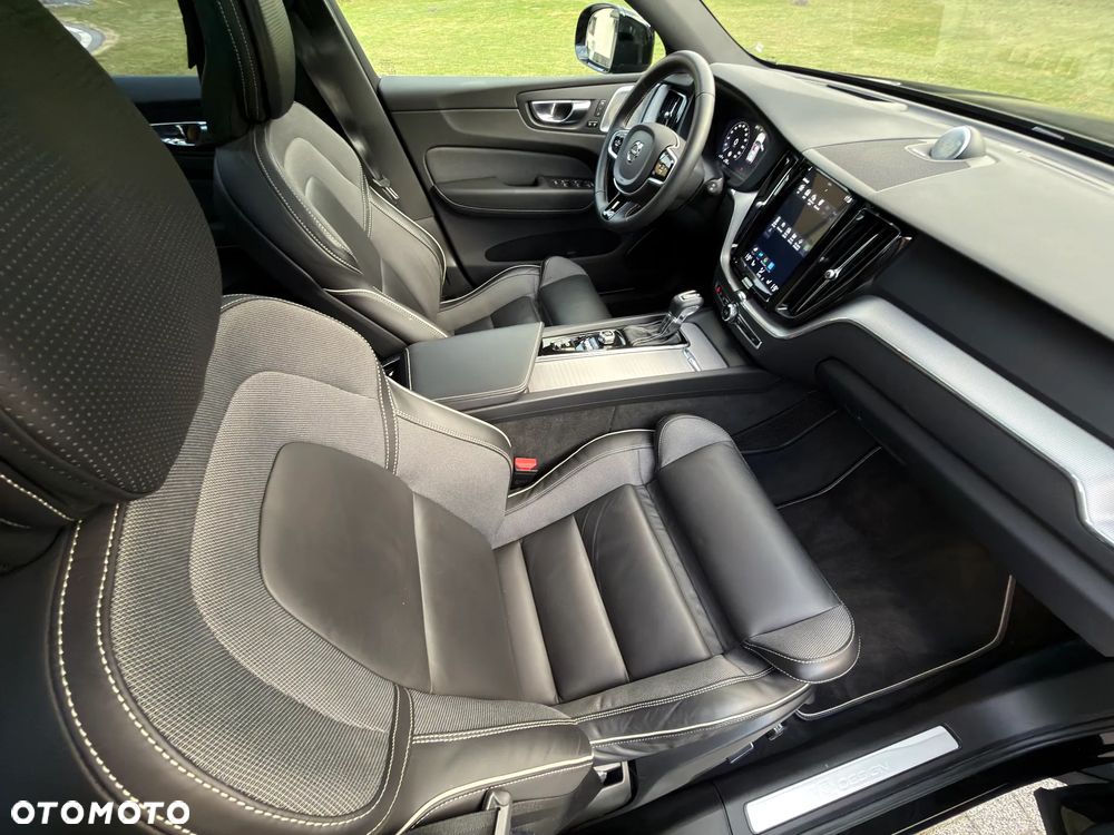 Volvo XC 60 T6 AWD Geartronic RDesign - 21