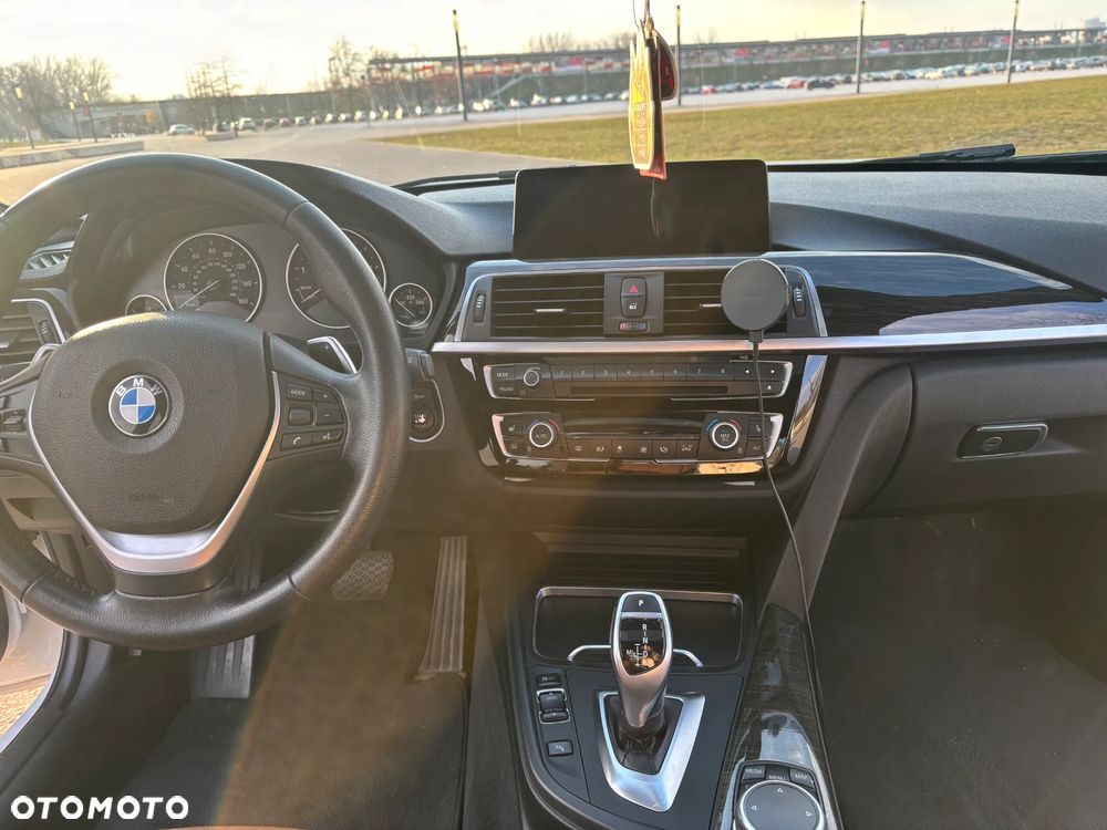 BMW Seria 3 330i Luxury Line sport - 18
