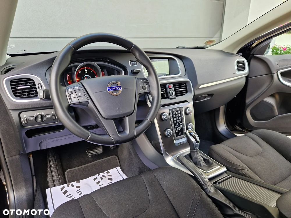 Volvo V40 D2 Geartronic Momentum - 17