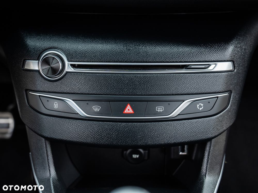 Peugeot 308 1.2 PureTech Allure S&S - 38