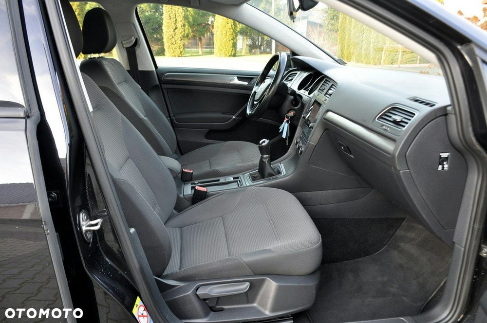 Volkswagen Golf - 17