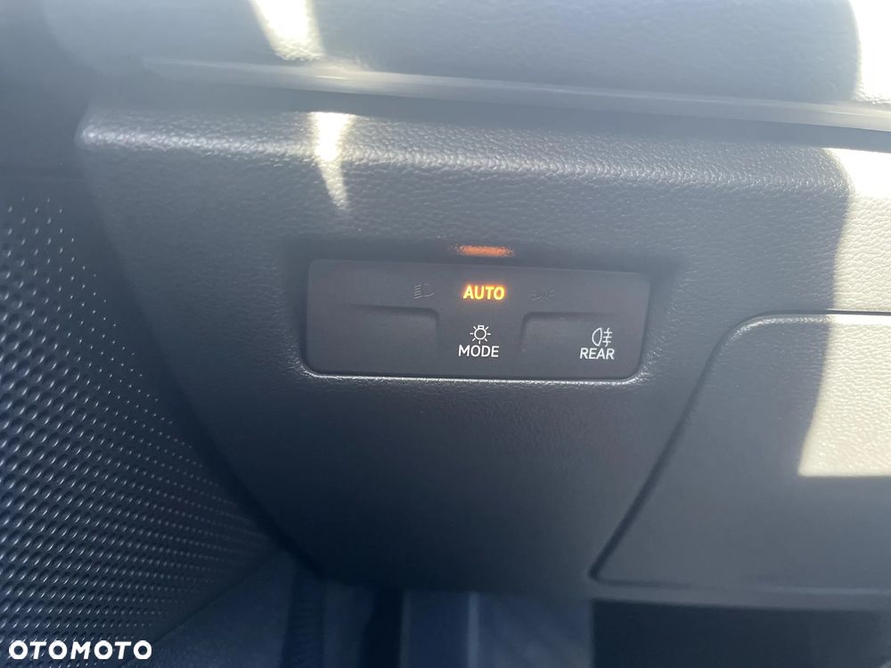 Volkswagen Passat Variant 2.0 TDI SCR Business DSG - 33