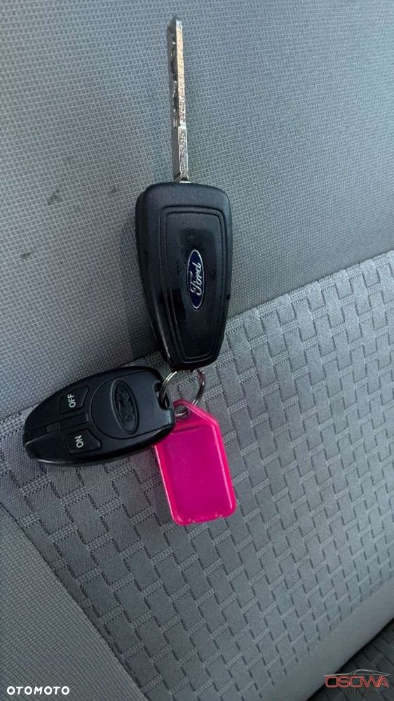 Ford Tourneo Custom - 28