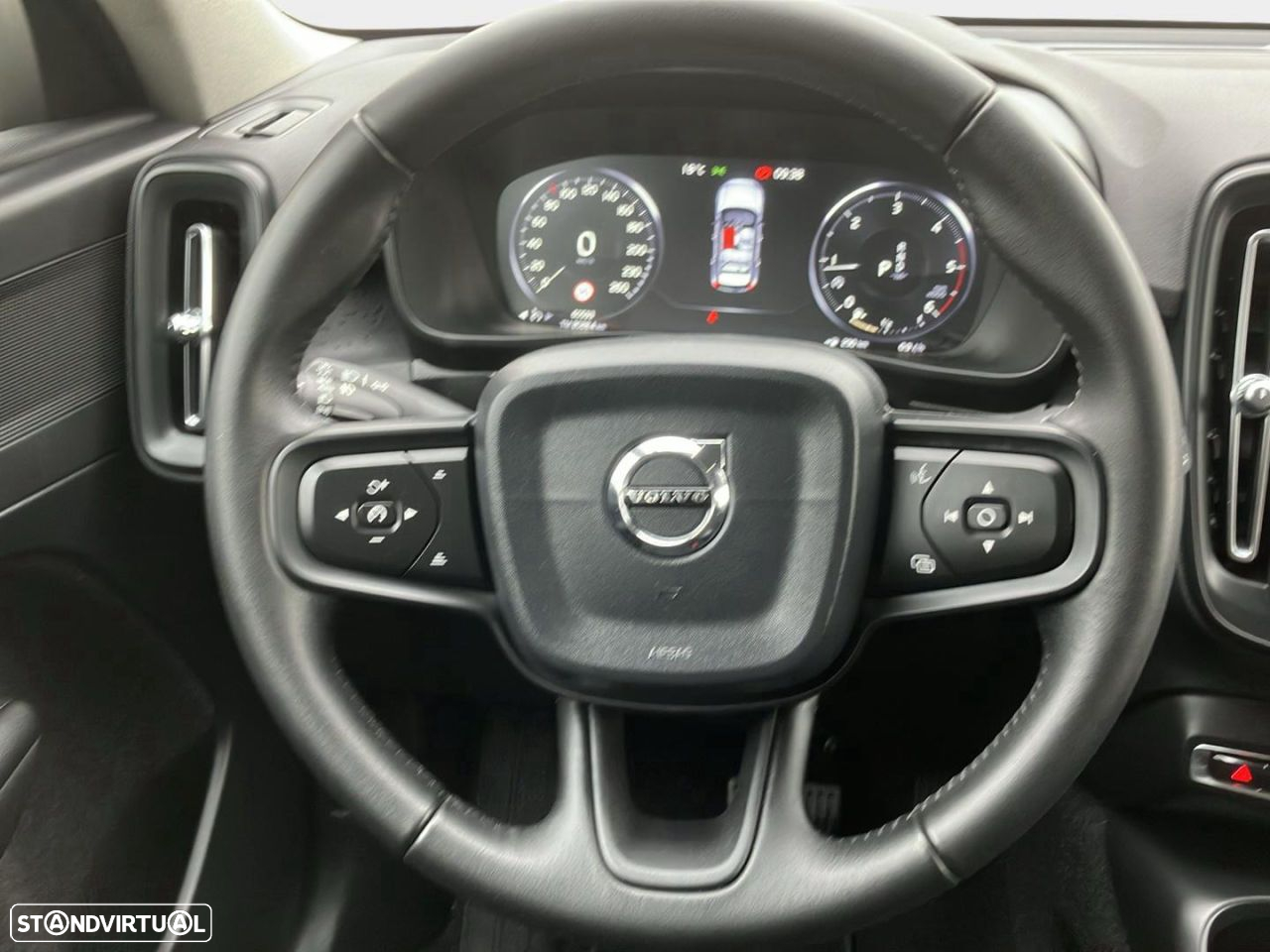 Volvo XC 40 2.0 D3 Momentum Geartronic - 11