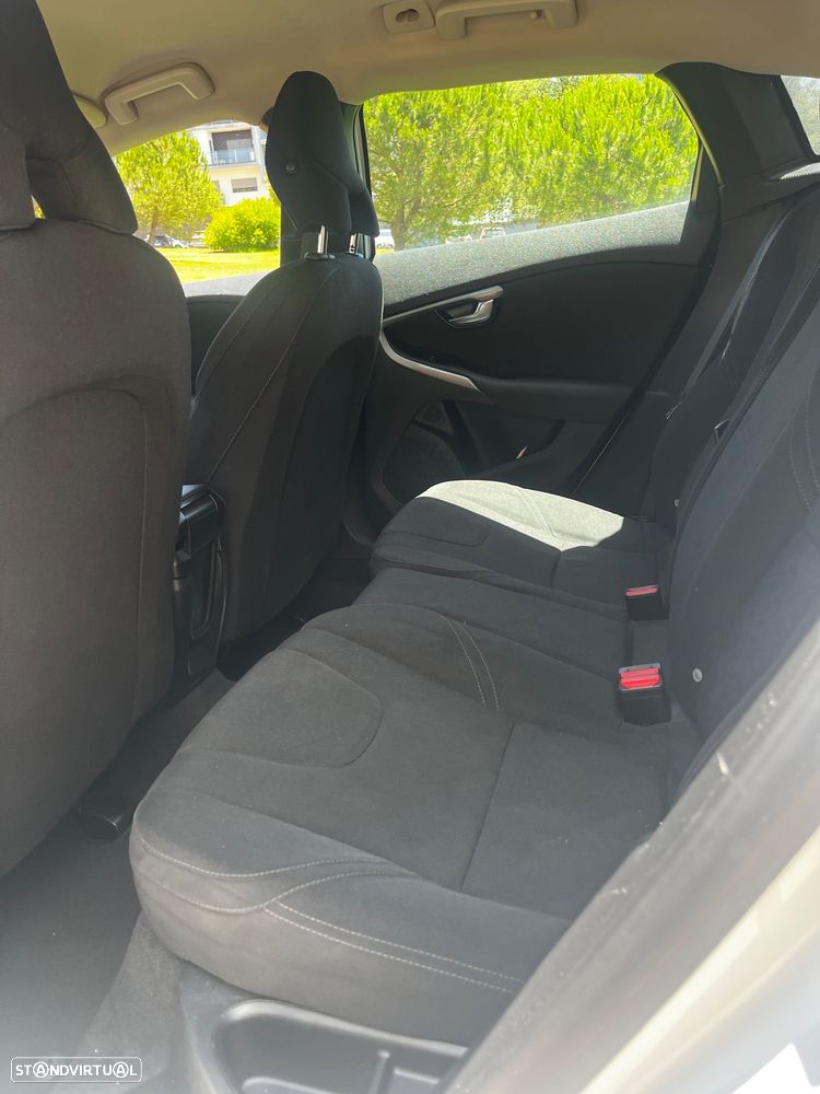 Volvo V40 1.6 D2 R-Design Momentum - 11