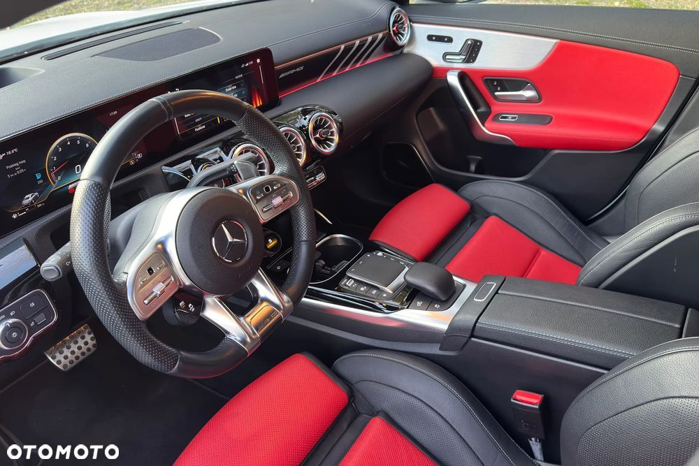 Mercedes-Benz CLA AMG 45 4-Matic 8G-DCT - 24