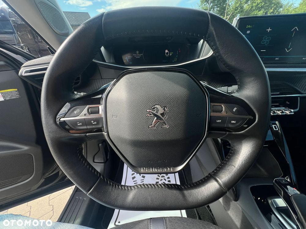 Peugeot 2008 136 Allure - 17