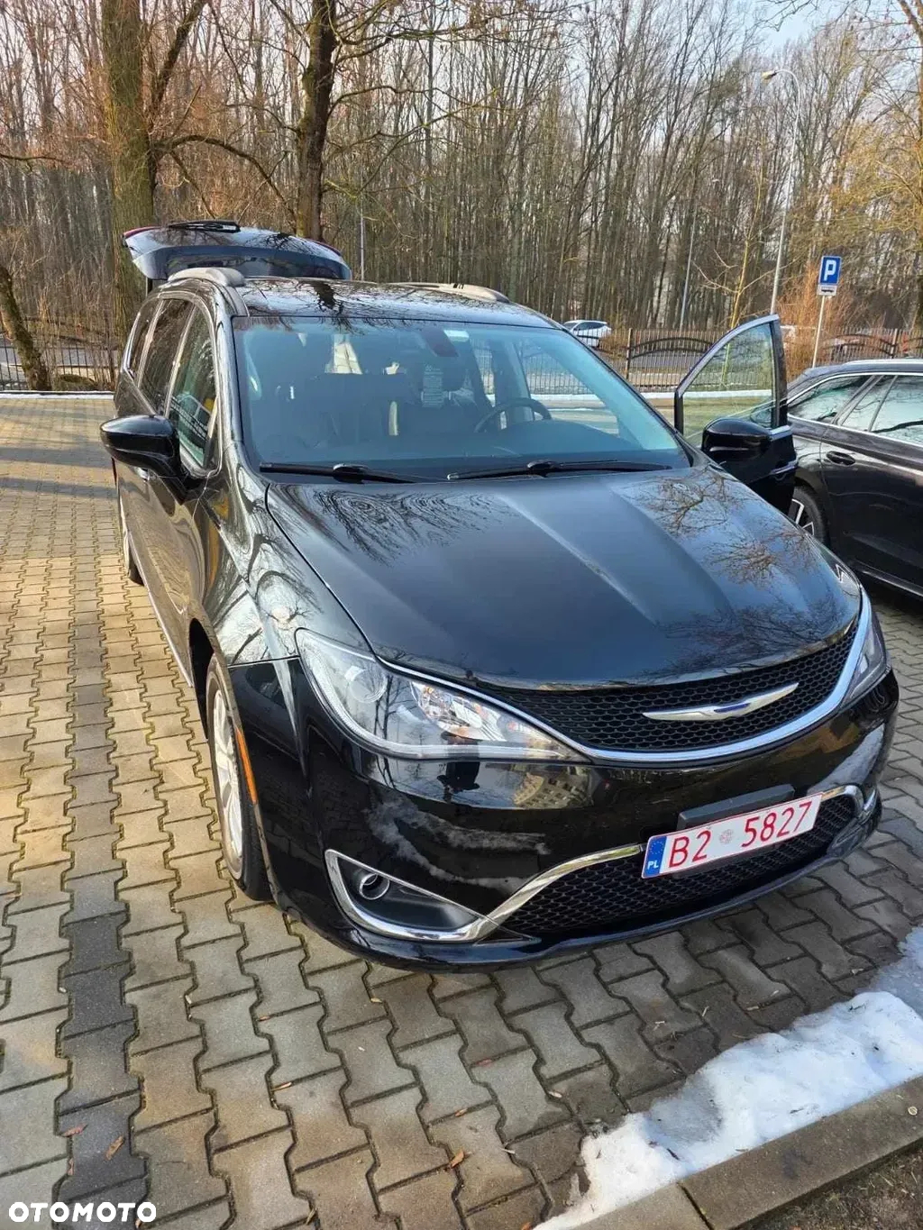 Chrysler Pacifica - 35