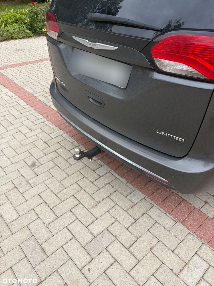 Chrysler Pacifica - 3