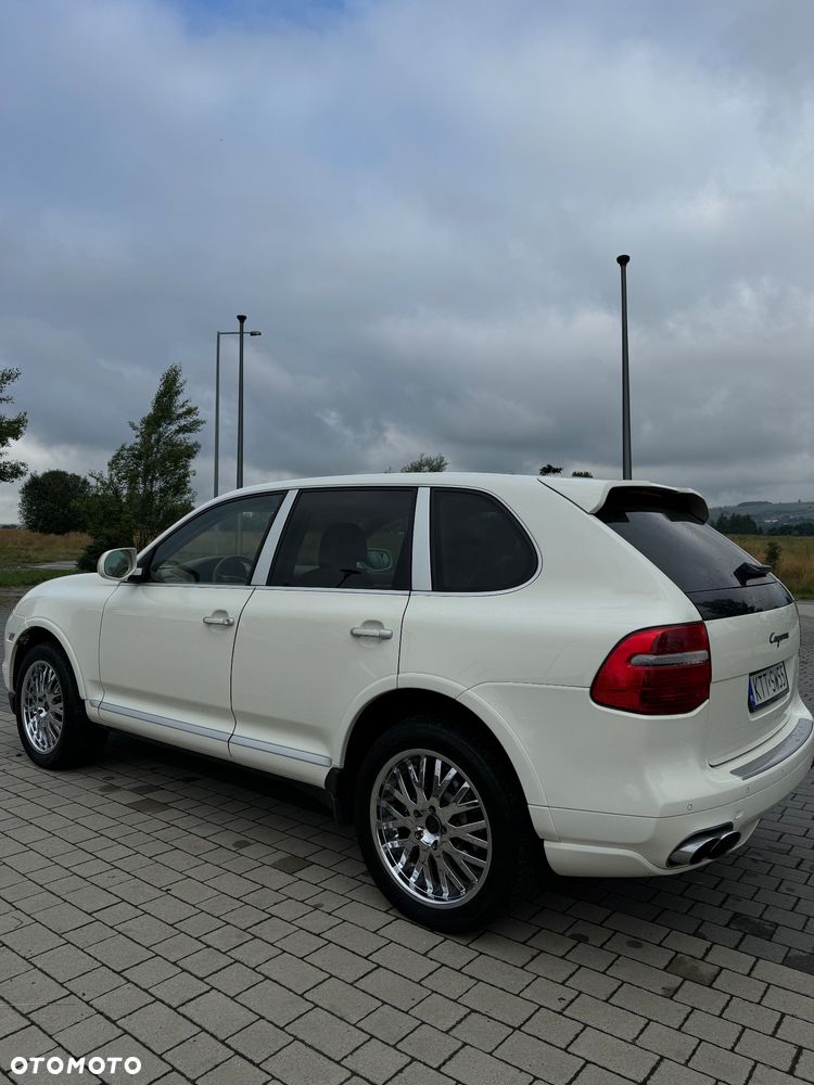 Porsche Cayenne - 8