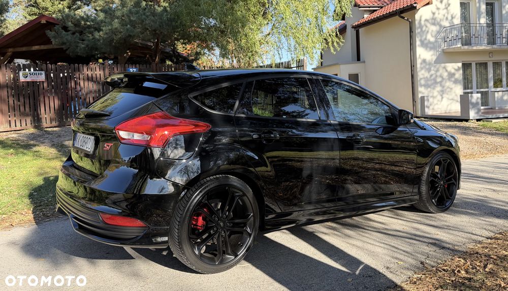 Ford Focus 2.0 EcoBoost ST mit Leder-Sport-Paket - 7